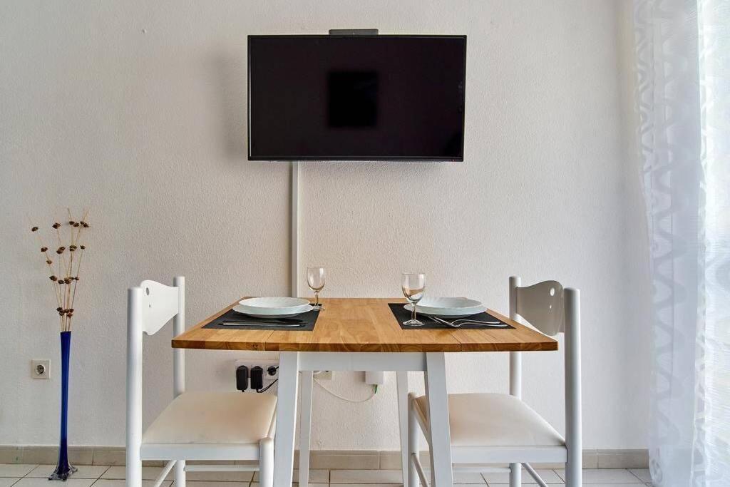 Cozy Studio Apartment Near The Beach Торрев'єха Екстер'єр фото