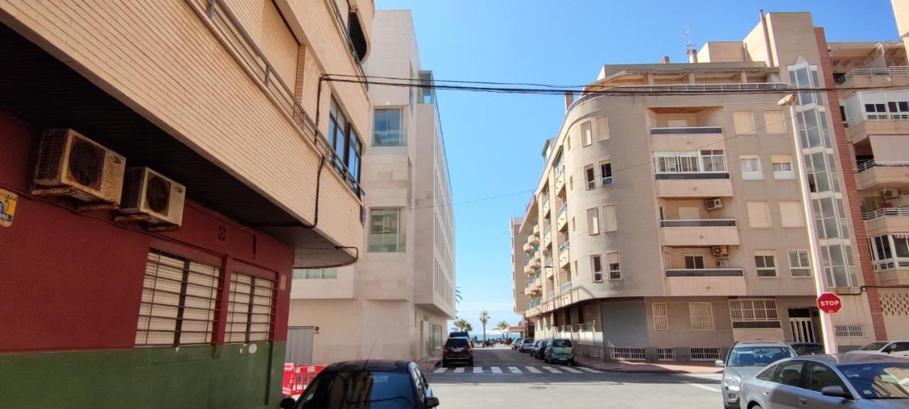 Cozy Studio Apartment Near The Beach Торрев'єха Екстер'єр фото